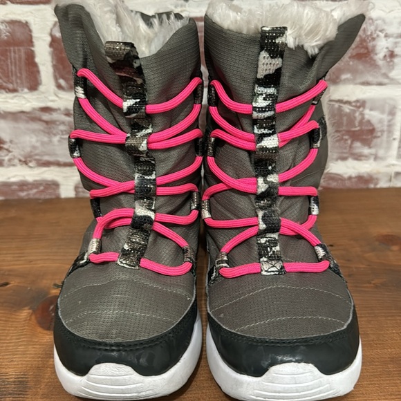 Nike Roshe Run Kids Hi Boots Sz13C - Picture 3 of 9